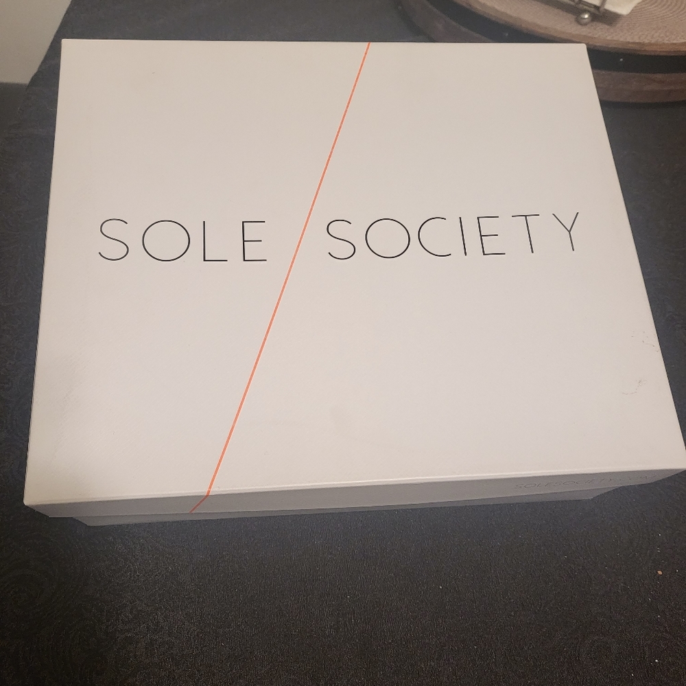 Women Shoes Size 7.5 Sole Society
